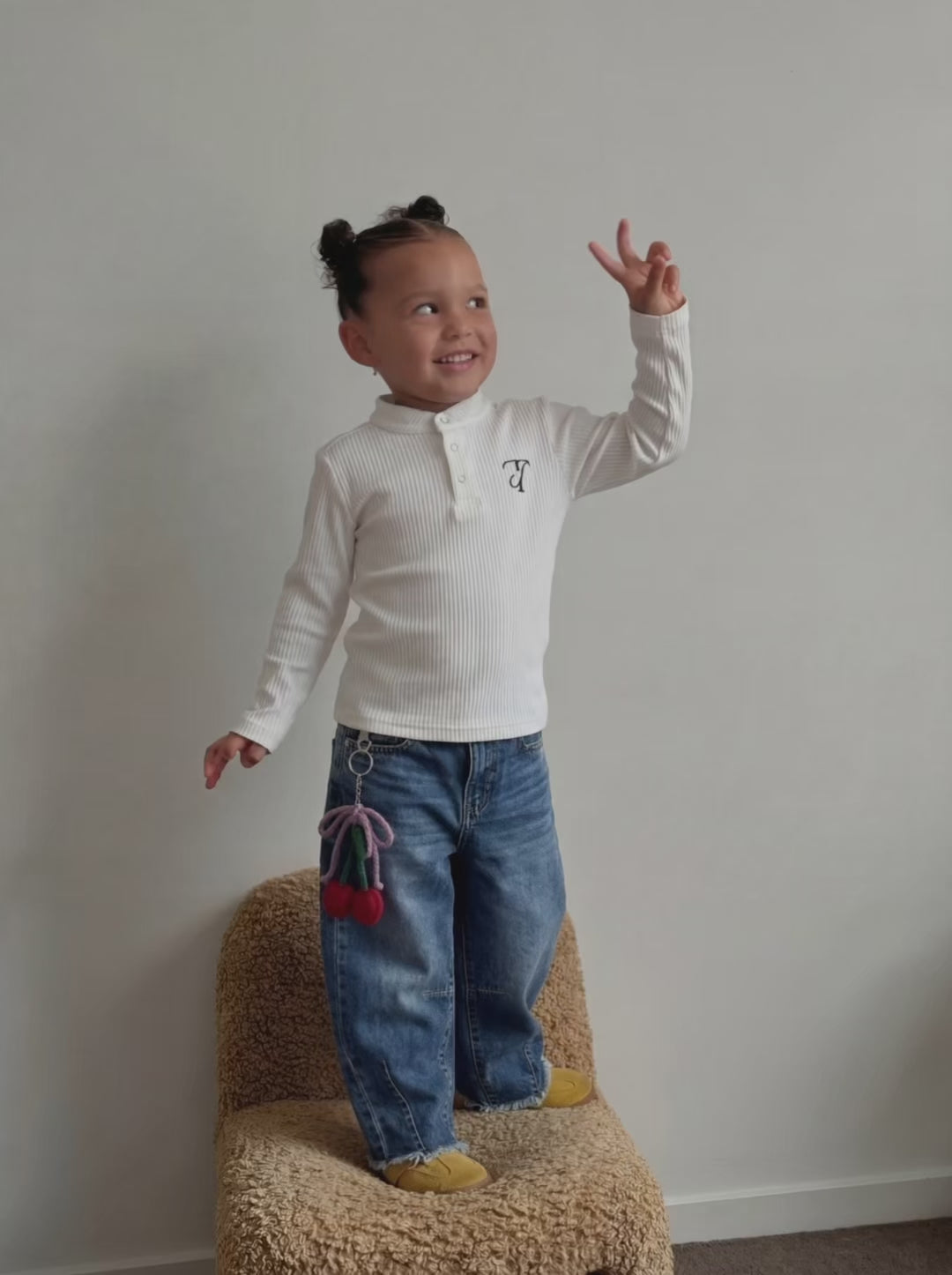 The Minimal (Henley Shirt + Barrel Pants)