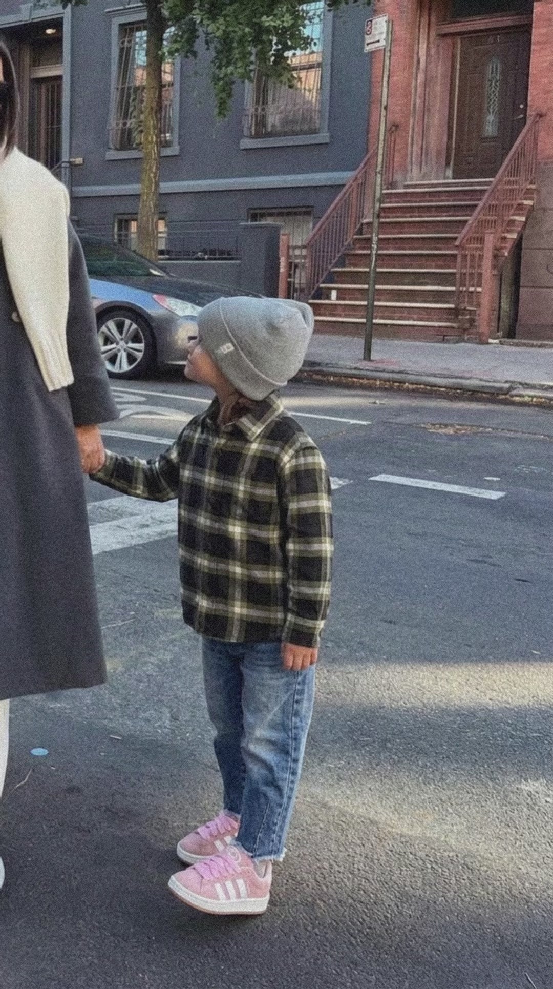 Cozy Street ( Plaid shirt + Barrel pants )